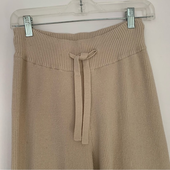 Abercrombie and Fitch Wide leg Knit Pants Cropped - Picture 5 of 6